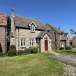 Seashells - Part Of The The Bay Filey Village With Pool, Gym And Direct Access, Pub, Restaurant, Tennis And Meadows Walks Дом отдыха Reighton