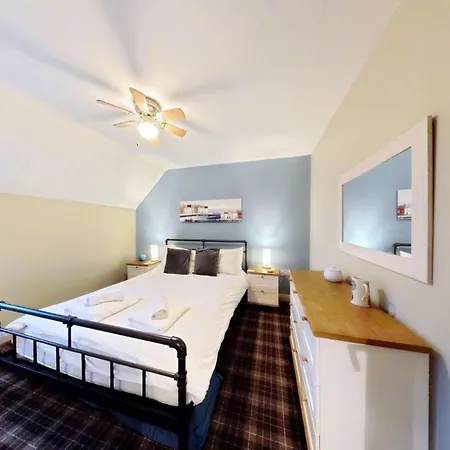 Seashells - Part Of The The Bay Filey Village With Pool, Gym And Direct Access, Pub, Restaurant, Tennis And Meadows Walks * Reighton