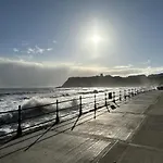 Holiday home Seashells - Part Of The The Bay Filey Village With Pool, Gym And Direct Access, Pub, Restaurant, Tennis And Meadows Walks *